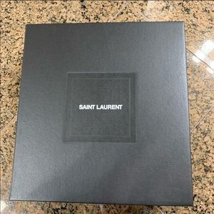 Saint Lauren. 🌼🌼🌼